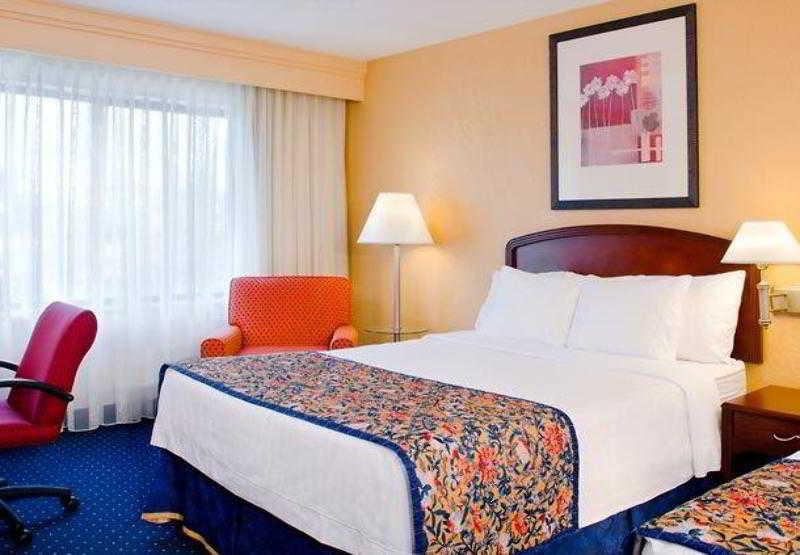 Best Western Plus Elgin - Chicago West Dundee Exterior foto